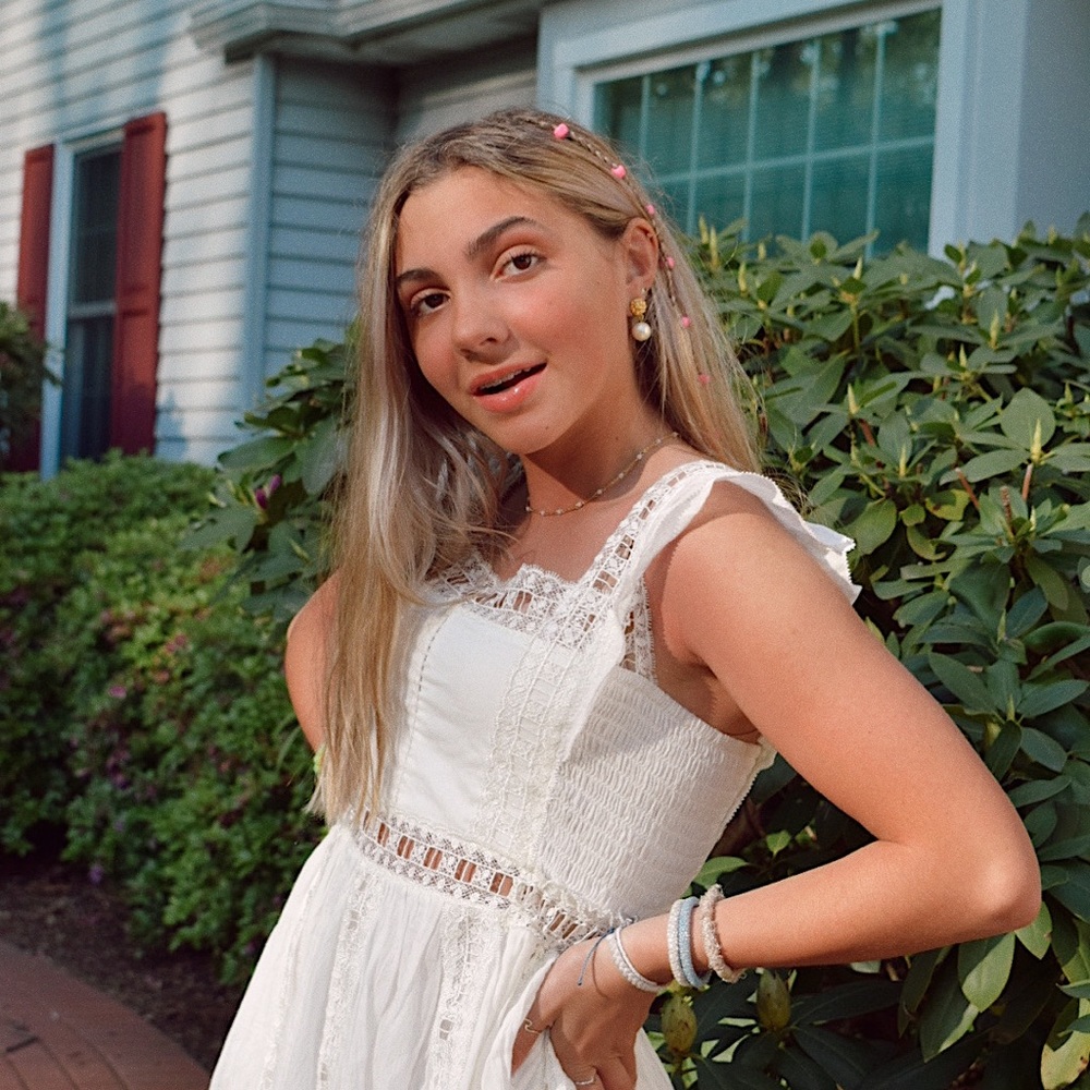 Meet your Posher, Ava